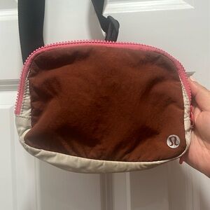 Lululemon Everywhere Belt Bag small